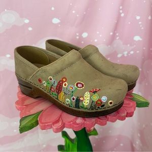 Dansko embroidered leather clogs women’s size 36